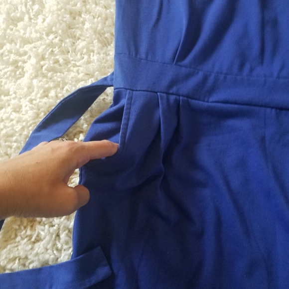 BEAUTIFUL dress 🖤 - Picture 4 of 5